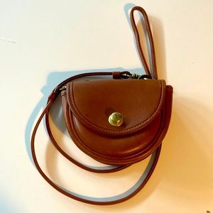 Vintage Coach Cross Body Mini Purse       Like New! Free Shipping!